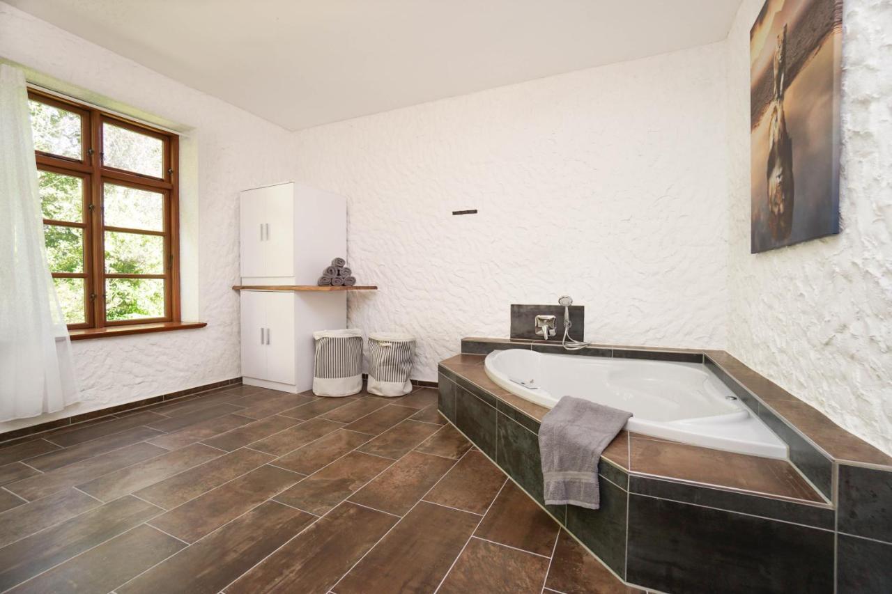 Ruhe Unter Reet-Haus Mit Sauna, Whirlpool Und Kamin Gnarrenburg Exteriér fotografie