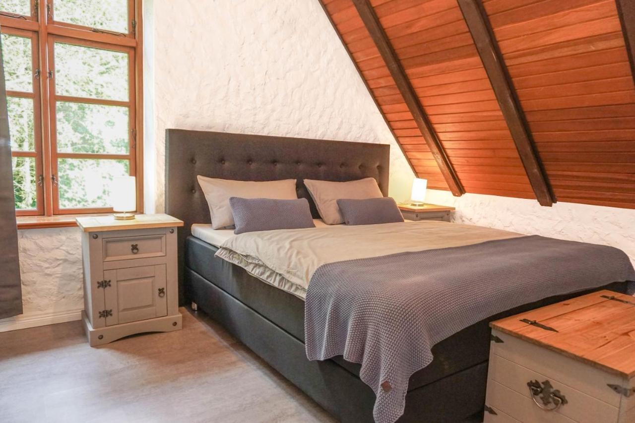 Ruhe Unter Reet-Haus Mit Sauna, Whirlpool Und Kamin Gnarrenburg Exteriér fotografie